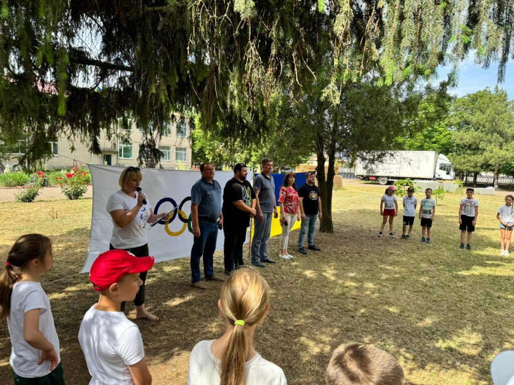 11 червня 2024 року в с. Миролюбівка відбулися спортивні змагання — рухливі ігри та естафети серед учнів 2-4 класів.