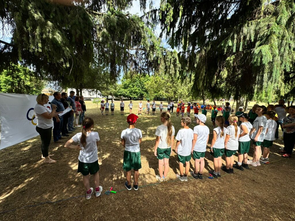11 червня 2024 року в с. Миролюбівка відбулися спортивні змагання — рухливі ігри та естафети серед учнів 2-4 класів.