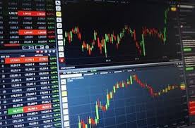 різноманітні графіки та діаграми на моніторі