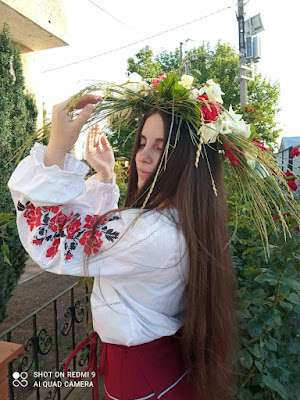 Мобільна бригада працює як пересувний хаб допомоги по селах Чорнобаївської громади, проводячи навчальні та творчі заняття для дорослих, підлітків і малечі.