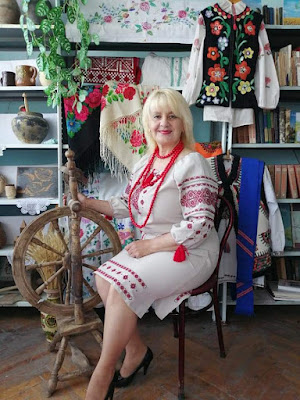 Мобільна бригада працює як пересувний хаб допомоги по селах Чорнобаївської громади, проводячи навчальні та творчі заняття для дорослих, підлітків і малечі.