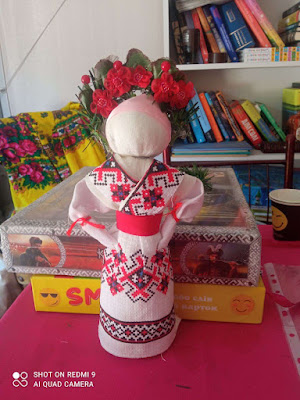 Мобільна бригада працює як пересувний хаб допомоги по селах Чорнобаївської громади, проводячи навчальні та творчі заняття для дорослих, підлітків і малечі.