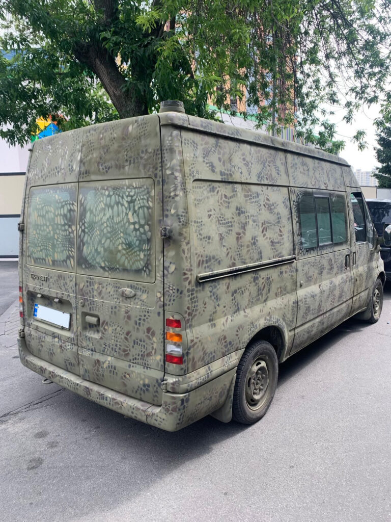 Військовий автомобіль