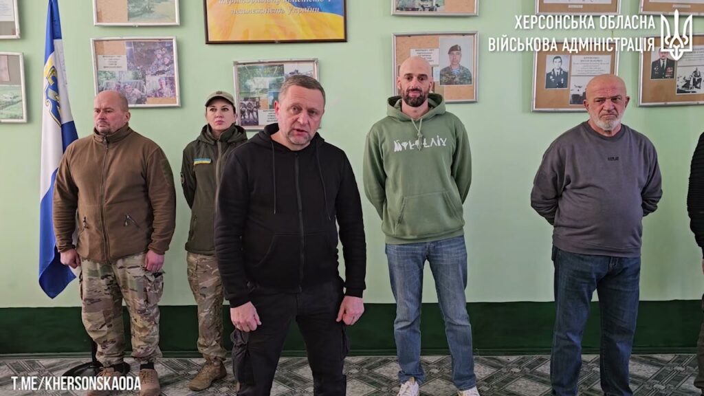 Перший заступник керівника ХОВА Дмитро Бутрій виступає на врученні сертифікатів з основ військової підготовки