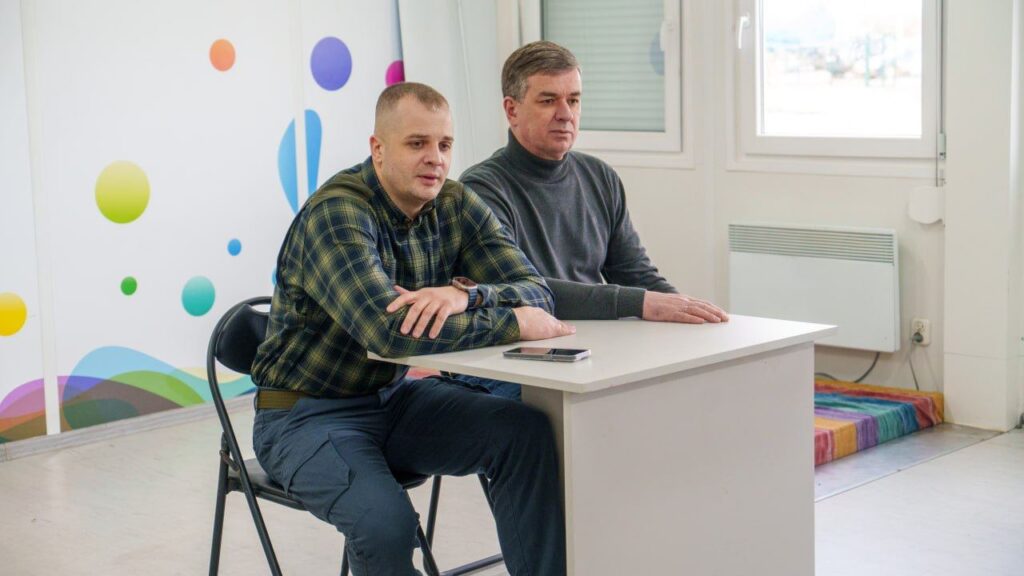 Михайло Линецький та Ярослав Шанько за столом під час наради