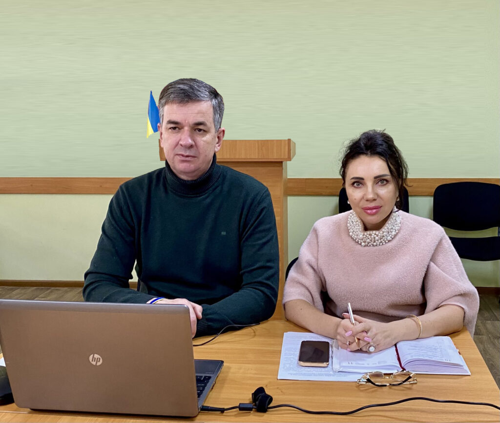 Михайло Линецький та Марина Малахова на нараді