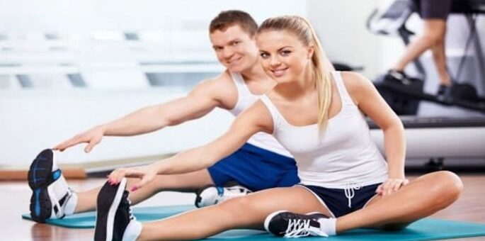 Зображено двох спортсменів