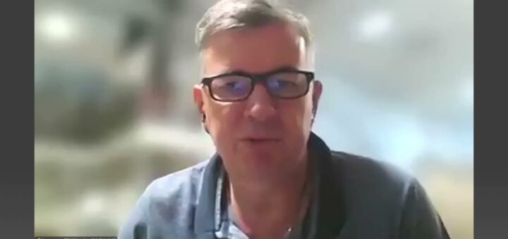 Михайло Линецький головує на нараді