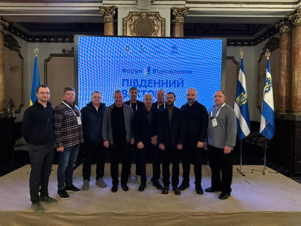 Юліан Лучко та начальники ВА НП Херсонського району на форумі «Відновимо разом. Південний вектор»